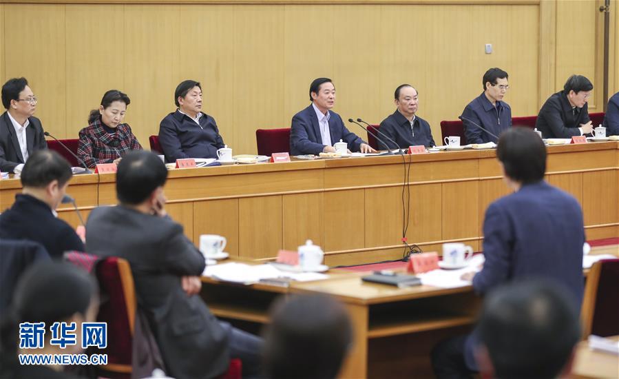 3月17日,中共中央政治局委員、中央書記處書記、中宣部部長劉奇葆在北京出席中華優秀傳統文化傳承發展工作座談會。 新華社記者丁林攝 3月17日,中共中央政治局委員、中央書記處書記、中宣部部長劉奇葆在北京出席中華優秀傳統文化傳承發展工作座談會。 新華社記者丁林攝