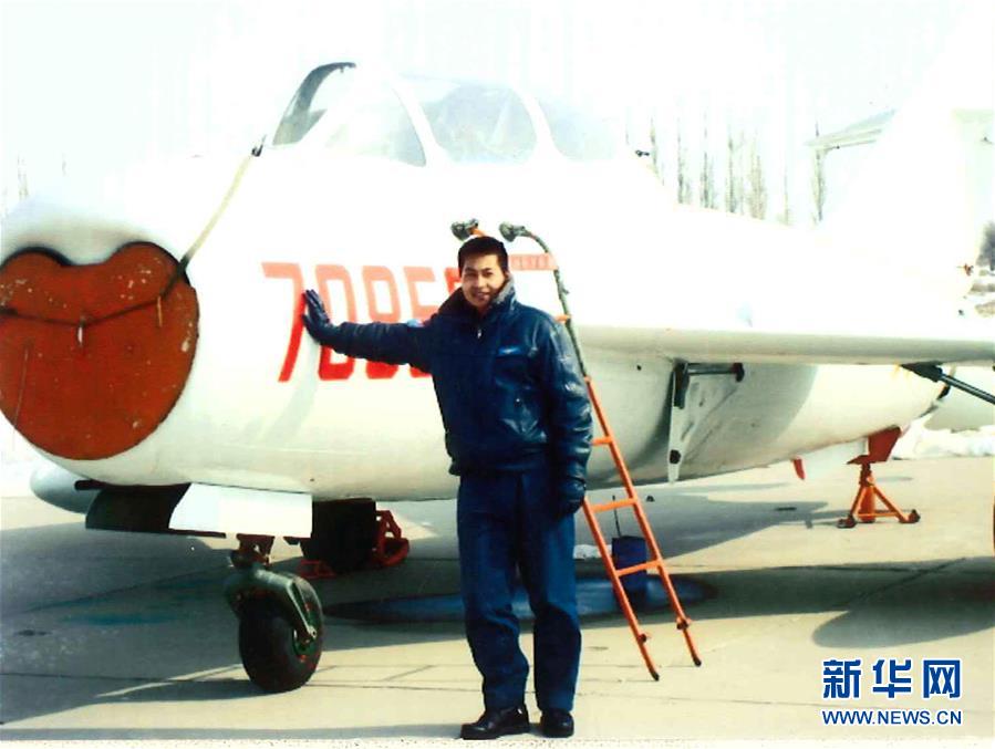 （建軍90周年&middot;英雄&middot;圖文互動）（3）聽，渤海灣有風吹過來&mdash;&mdash;追記海軍某艦載航空兵部隊一級飛行員張超