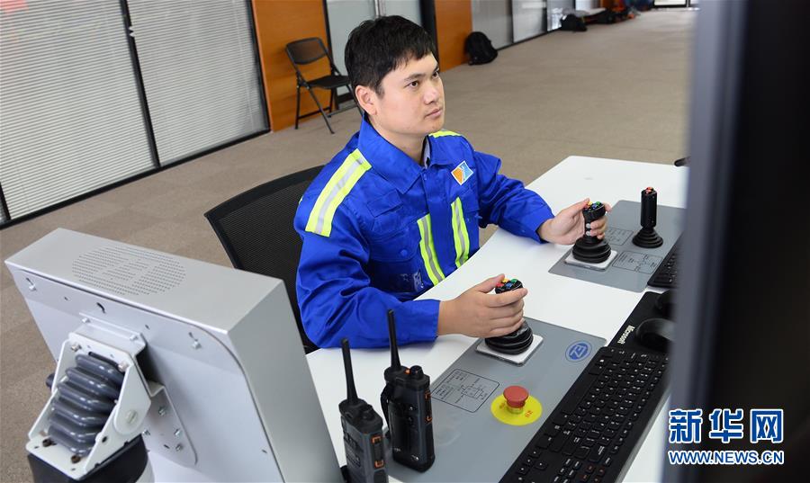 （十九大時(shí)光&middot;圖文互動(dòng)）（2）歷史性成就彪炳史冊(cè) 新時(shí)代藍(lán)圖催人奮進(jìn)&mdash;&mdash;來自基層蹲點(diǎn)現(xiàn)場(chǎng)的報(bào)道