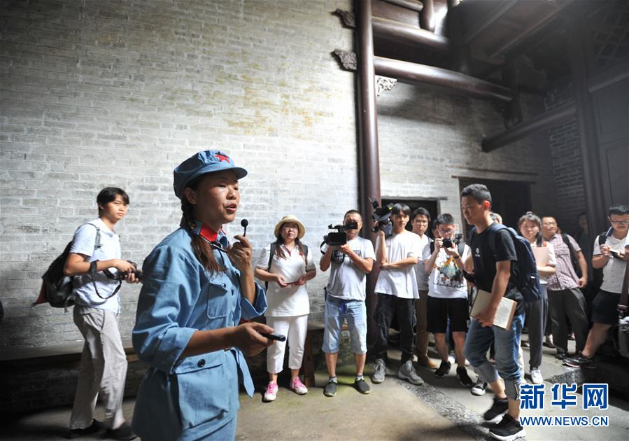 (壯麗70年·奮斗新時代——記者再走長征路·圖文互動)(2)不朽的紅色雄鷹——人民軍隊航空先驅馮達飛的故事