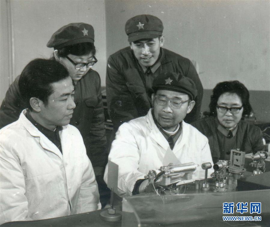 （愛國情 奮斗者&middot;圖文互動）（1）永不停轉的&ldquo;陀螺&rdquo;&mdash;&mdash;追記中國工程院院士、國防科技大學教授高伯龍