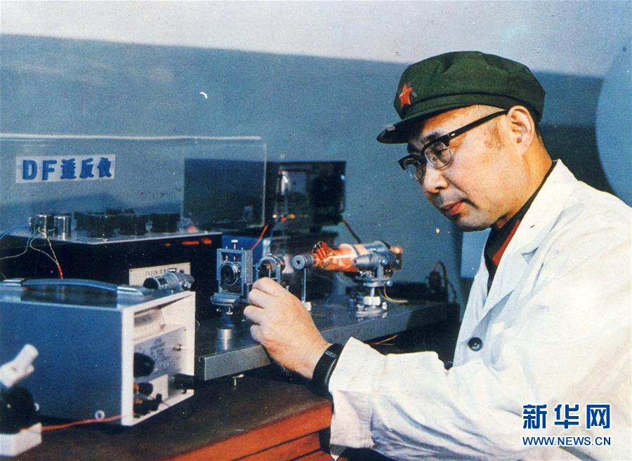 （愛國情 奮斗者&middot;圖文互動）（2）永不停轉的&ldquo;陀螺&rdquo;&mdash;&mdash;追記中國工程院院士、國防科技大學教授高伯龍