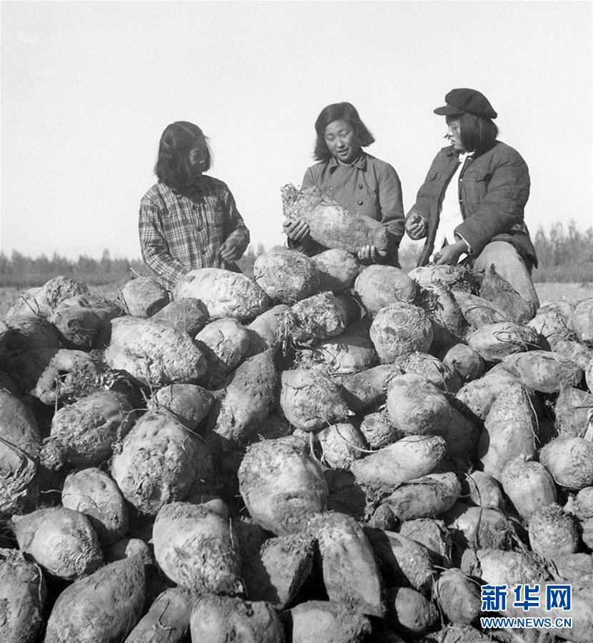 (圖文互動)(2)為了“中國號”巨輪揚帆遠航——中國共產黨領導下的人民軍隊忠于祖國、服務人民啟示錄