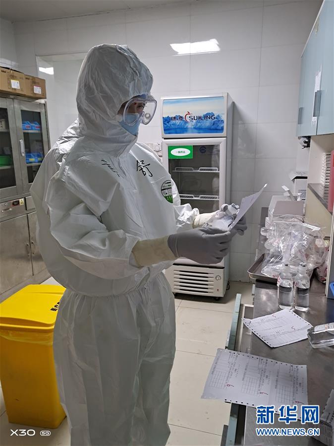 （新華全媒頭條&middot;圖文互動）（7）戰(zhàn)紅區(qū)！&mdash;&mdash;發(fā)生在武漢抗疫隔離病房內的故事