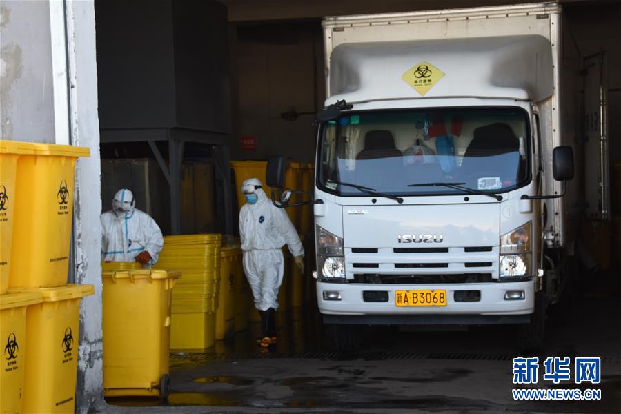 （聚焦疫情防控&middot;圖文互動(dòng)）（1）另類&ldquo;白衣戰(zhàn)士&rdquo;：堅(jiān)守醫(yī)療廢物處置第一線