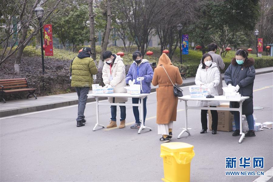 （來自經(jīng)濟前沿的故事&middot;企業(yè)復(fù)工復(fù)產(chǎn)&middot;圖文互動）（2）&ldquo;開門紅包&rdquo;變&ldquo;消毒迎門&rdquo;&mdash;&mdash;長沙高新區(qū)一家企業(yè)復(fù)工的&ldquo;拼勁&rdquo;