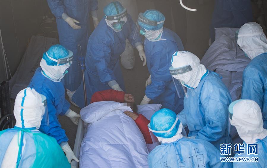 (新華全媒頭條·圖文互動)(8)火線上的中流砥柱——獻給奮戰在抗疫一線的醫務工作者