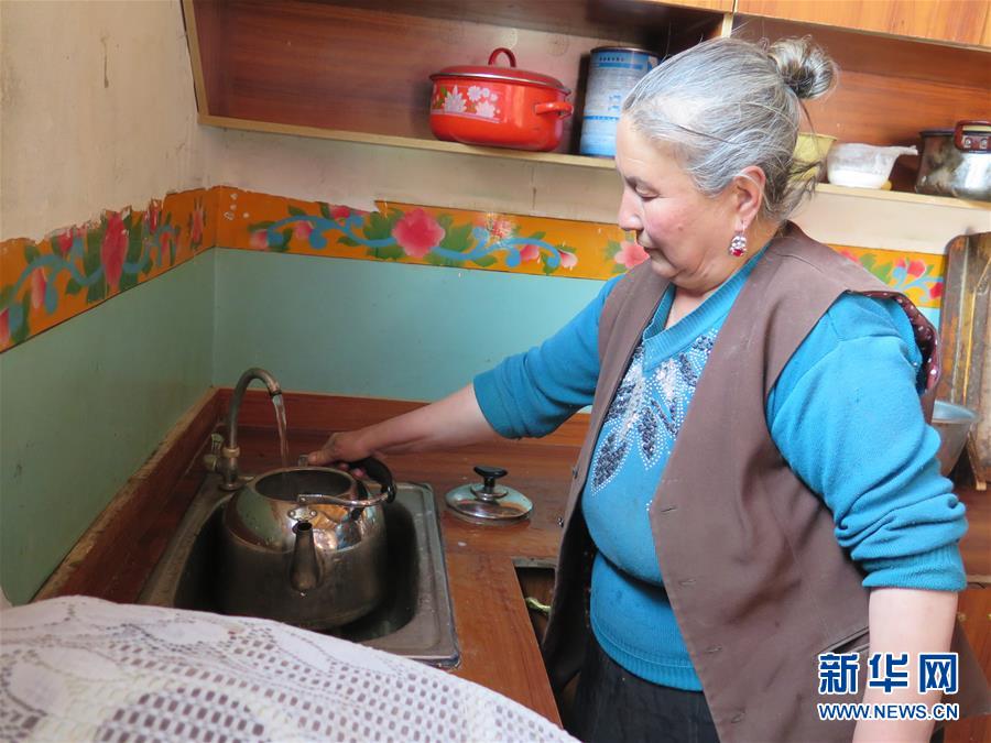 （新華全媒頭條&middot;圖文互動）（11）春天里的5個&ldquo;戰貧&rdquo;瞬間&mdash;&mdash;習近平總書記關于脫貧攻堅決策部署指引攻克最后的深貧堡壘