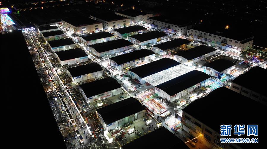 （圖文互動）（3）濟南最大地攤環聯夜市成&ldquo;網紅打卡地&rdquo;