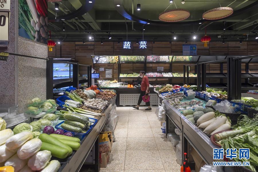 （圖文互動(dòng)）（1）告別臟亂，留住溫情&mdash;&mdash;上海鬧市小菜場(chǎng)見(jiàn)聞