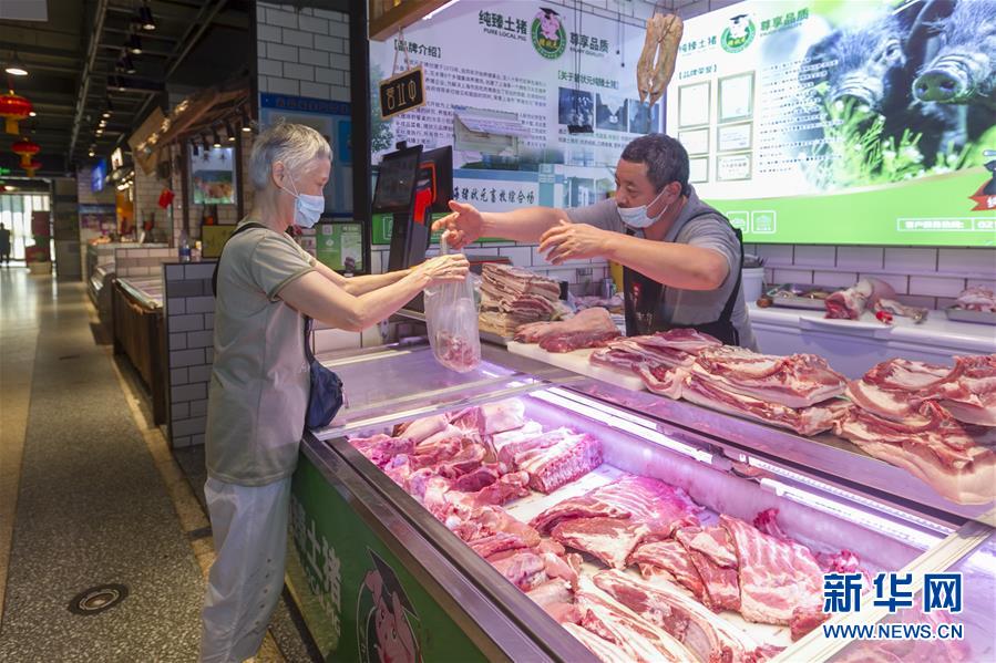 （圖文互動(dòng)）（2）告別臟亂，留住溫情&mdash;&mdash;上海鬧市小菜場(chǎng)見(jiàn)聞