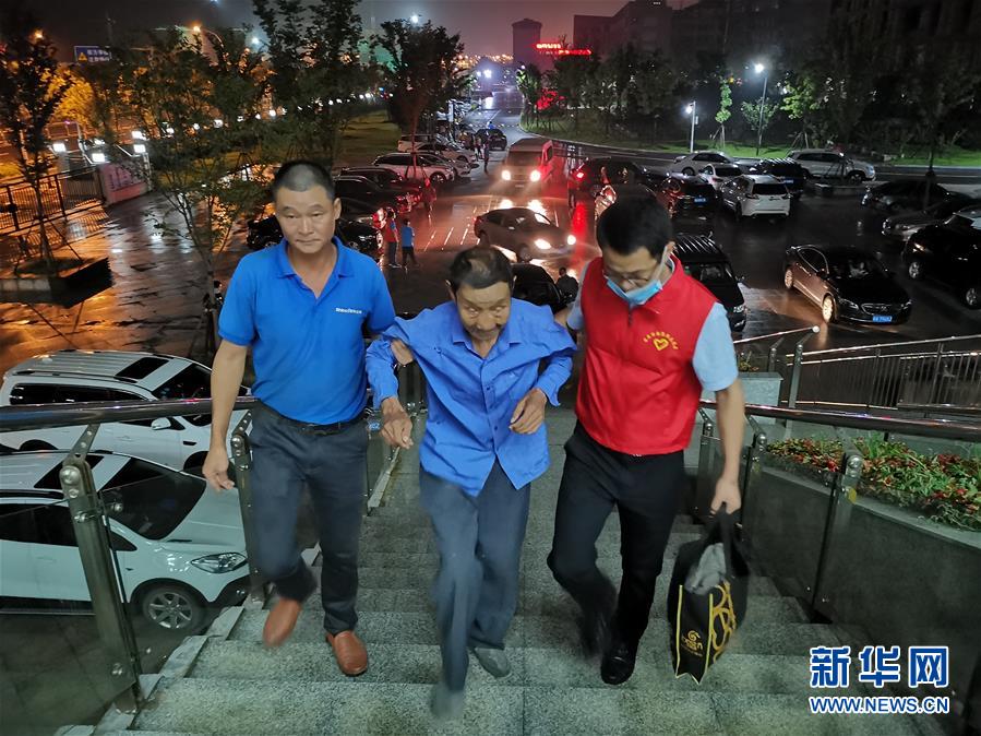 （防汛抗洪&middot;圖文互動(dòng)）（3）洪水來襲，銅鑼聲在千年古鎮(zhèn)的雨夜響起