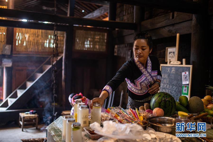 （決戰決勝脫貧攻堅&middot;圖文互動）（3）眼前的生活就是詩和遠方&mdash;&mdash;藝術引領云南傣族山村蝶變