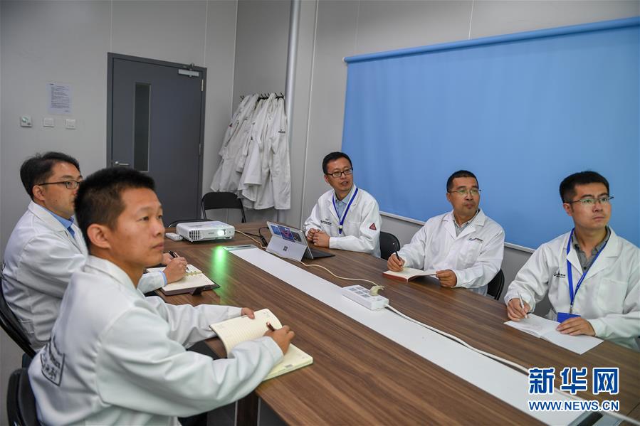 (在習(xí)近平新時(shí)代中國(guó)特色社會(huì)主義思想指引下——新時(shí)代新作為新篇章·習(xí)近平總書(shū)記關(guān)切事·圖文互動(dòng))(1)終不悔為國(guó)為民,攀高峰只爭(zhēng)朝夕——來(lái)自科學(xué)家們的動(dòng)人故事