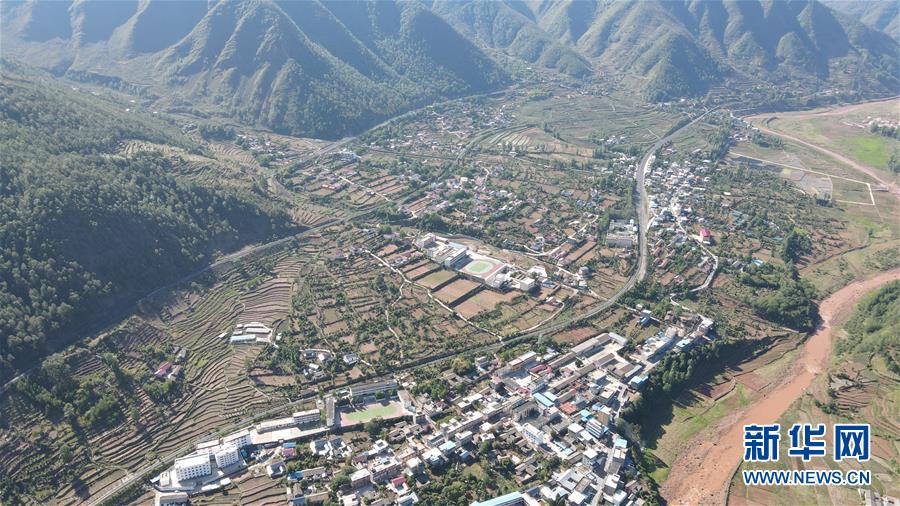 (坐著高鐵看中國(guó)·圖文互動(dòng))(4)走成昆,感受闖過(guò)禁區(qū)的光影記錄