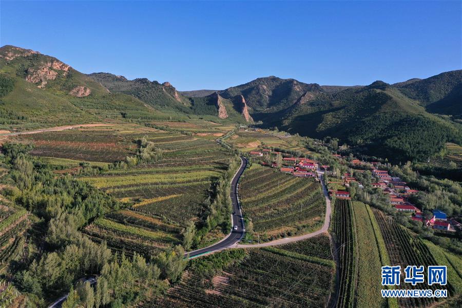 (集中連片特困地區(qū)貧困村調(diào)研行·圖文互動)(5)又整新鞍馬蹄輕——內(nèi)蒙古喀喇沁旗馬鞍山村脫貧調(diào)查