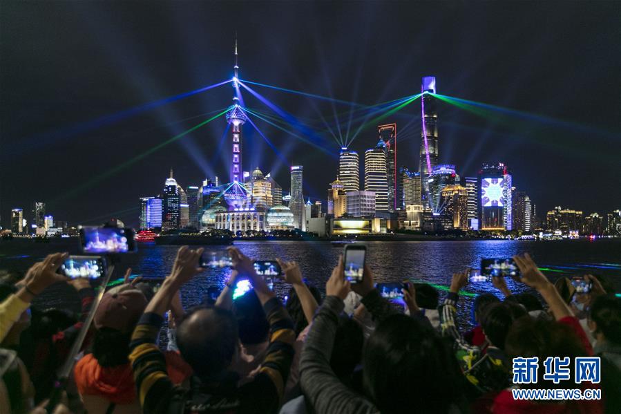 （新華全媒頭條&middot;圖文互動(dòng)）（5）流動(dòng)中國折射復(fù)蘇新氣象&mdash;&mdash;透視&ldquo;十一&rdquo;黃金周