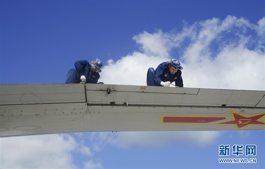 （在習近平強軍思想指引下&middot;我們在戰(zhàn)位報告&middot;圖文互動）（1）偵天探海 狩獵海空&mdash;&mdash;南部戰(zhàn)區(qū)海軍航空兵某師加速轉型提升新質戰(zhàn)斗力記事