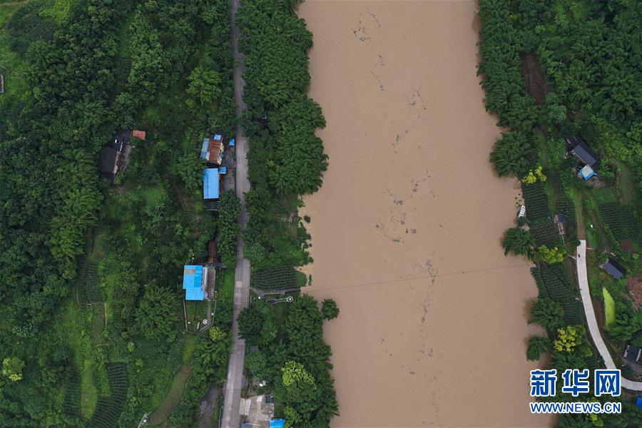 （在習近平新時代中國特色社會主義思想指引下&mdash;&mdash;新時代新作為新篇章&middot;習近平總書記關切事&middot;圖文互動）（6）戰洪魔　保安全&mdash;&mdash;近期防汛救災熱點觀察