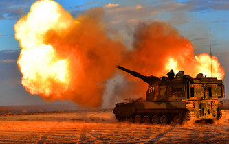 戈壁大漠上演自行火炮分隊對抗，場面霸氣！