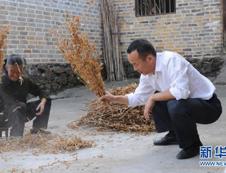 大學生&ldquo;村官&rdquo;邢鐳：山村群眾的貼心人