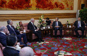 馬凱會(huì)見國(guó)家開發(fā)銀行國(guó)際顧問(wèn)委員會(huì)委員