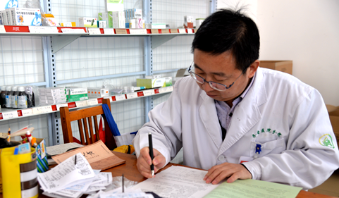 鄭召兵：行走鄉間的&ldquo;白大褂&rdquo;