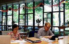 中國成就，世界矚目&mdash;&mdash;來自基層蹲點現場的報道