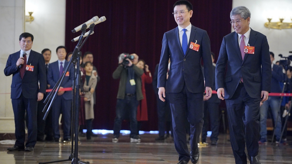 全國政協委員步入&ldquo;委員通道&rdquo;