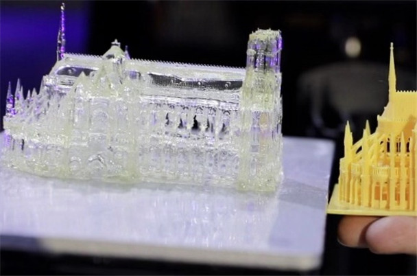 高效!精準(zhǔn)!現(xiàn)場體驗超高速光固化3D打印機(jī)