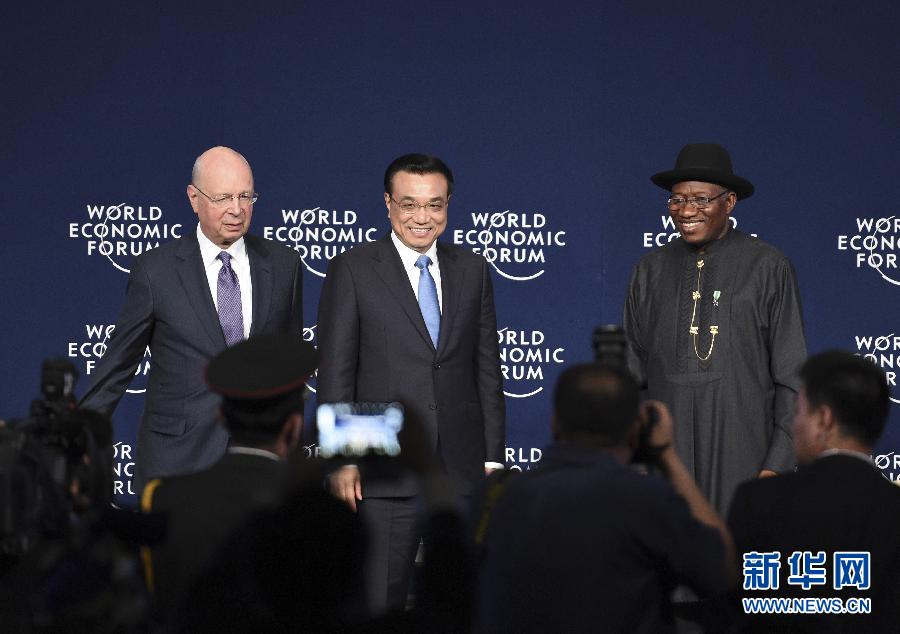 5月8日，中國國務(wù)院總理李克強在阿布賈出席第24屆世界經(jīng)濟(jì)論壇非洲峰會全會，發(fā)表題為《共同推動非洲發(fā)展邁上新臺階》的特別致辭。新華社記者 李學(xué)仁 攝 