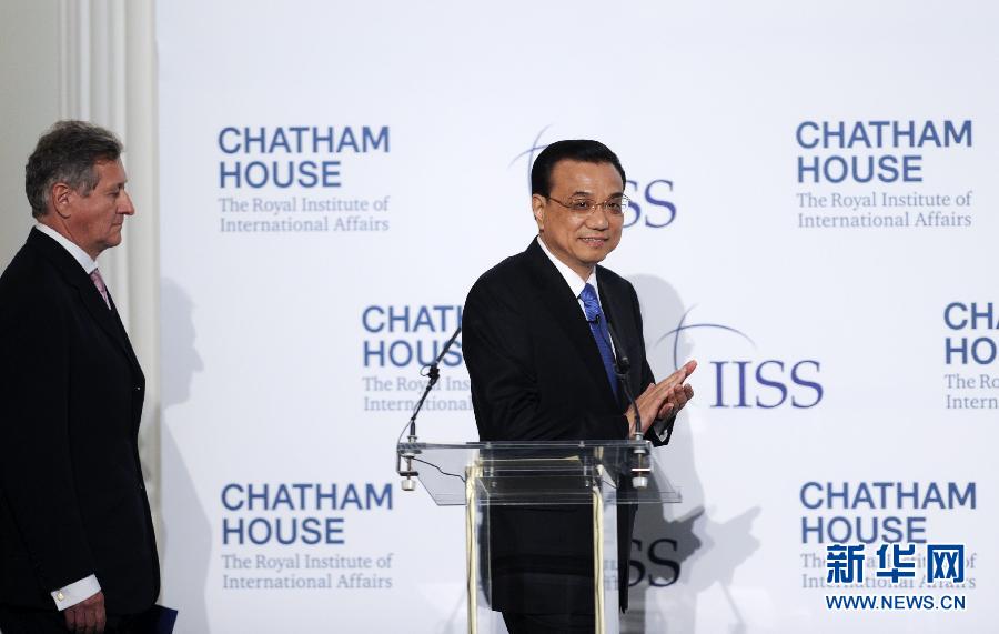 6月18日,國務院總理李克強在倫敦金融城市長官邸面向英國皇家國際問題研究所和國際戰略研究所兩大智庫發表題為《共建包容發展的美好世界》的演講。新華社記者 張鐸 攝 6月18日,國務院總理李克強在倫敦金融城市長官邸面向英國皇家國際問題研究所和國際戰略研究所兩大智庫發表題為《共建包容發展的美好世界》的演講。新華社記者 張鐸 攝