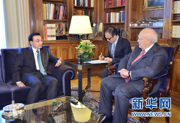 6月20日，國務(wù)院總理李克強(qiáng)在雅典總統(tǒng)府會(huì)見希臘總統(tǒng)帕普利亞斯。 新華社記者 李濤 攝