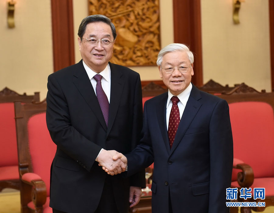 12月25日至27日,中共中央政治局常委、全國政協主席俞正聲對越南進行正式訪問。這是12月26日,俞正聲在河內會見越共中央總書記阮富仲。 新華社記者劉建生攝 12月25日至27日,中共中央政治局常委、全國政協主席俞正聲對越南進行正式訪問。這是12月26日,俞正聲在河內會見越共中央總書記阮富仲。 新華社記者劉建生攝