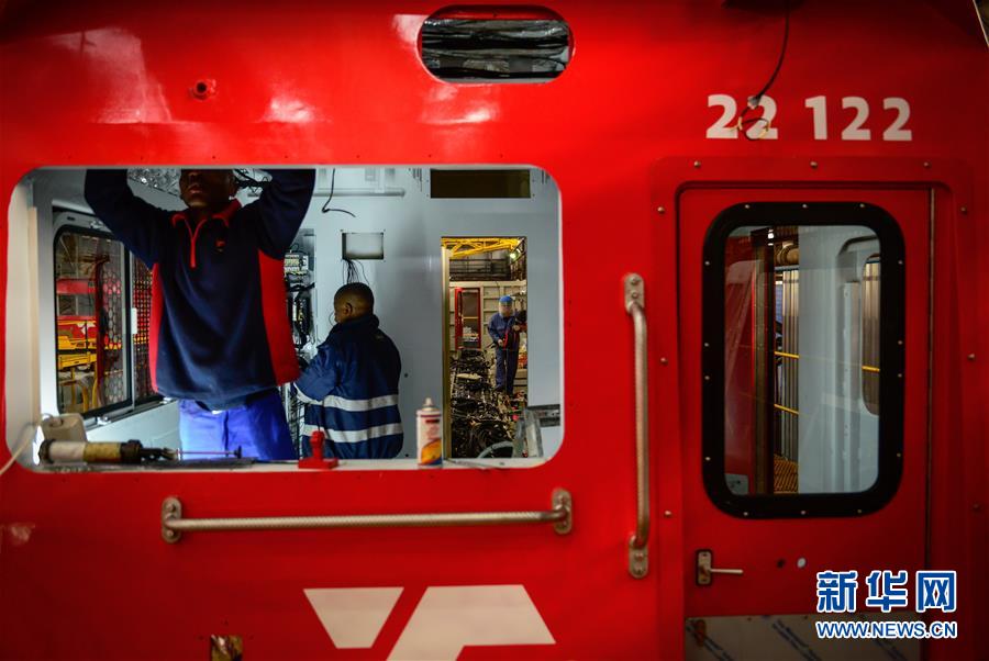 (新華全媒頭條·圖文互動(dòng))(5)書(shū)寫(xiě)發(fā)展合作大文章 推動(dòng)全球治理新變革——習(xí)近平主席中東非洲之行前瞻