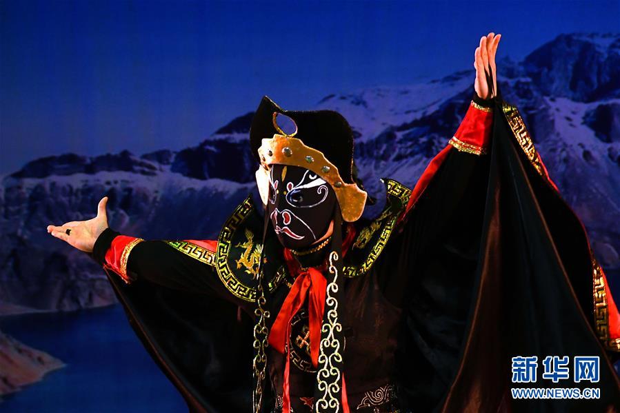 (國際)(1)“歡樂春節”專場演出拉開中古建交60周年系列活動序幕