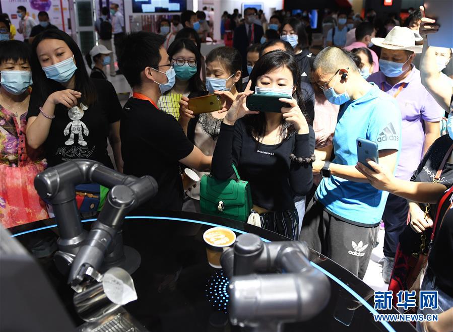 （2020服貿會）（12）服貿會展區(qū)人氣旺