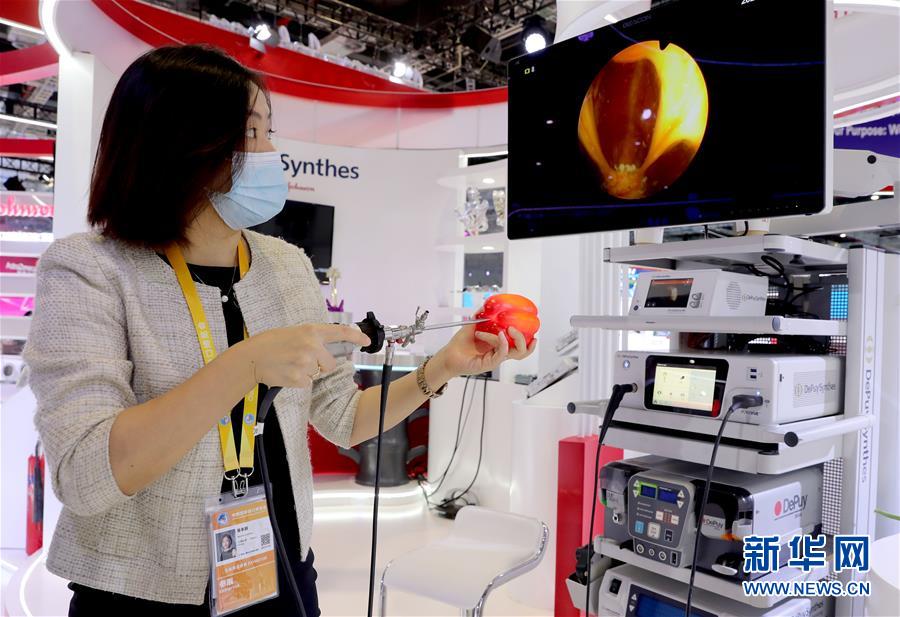 （第三屆進(jìn)博會(huì)&middot;圖文互動(dòng)）（5）新疫苗、新療法，進(jìn)博會(huì)最&ldquo;火爆&rdquo;展區(qū)見(jiàn)聞