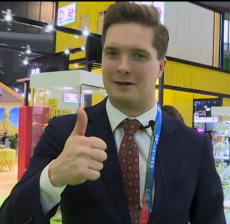 看快閃《不遠(yuǎn)萬里來看&ldquo;你&rdquo;》，聽老外點(diǎn)贊進(jìn)博會(huì)